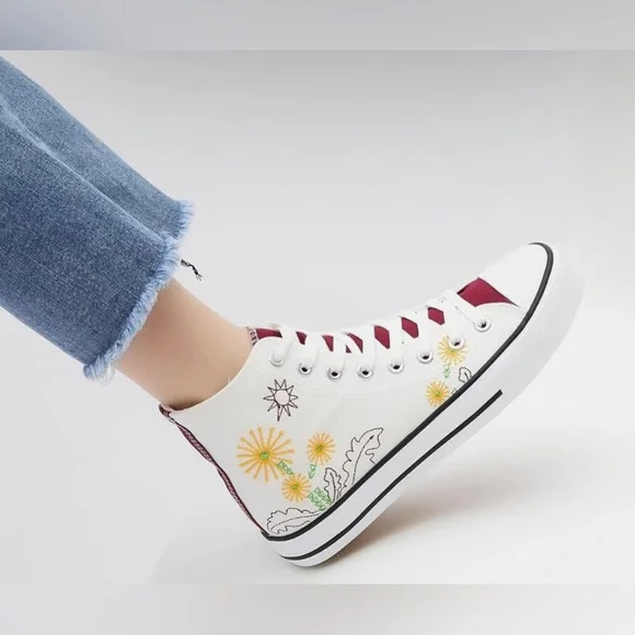 NWT Women's High Top Canvas Sneaker Shoes - Picture 2 of 5